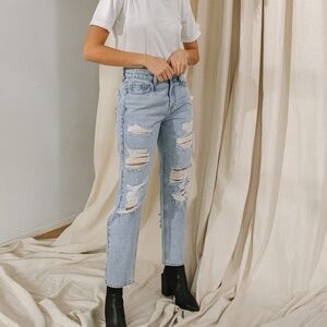 Hidden Denim BAILEY LIGHT WASH DISTRESSED BOYFRIEND size 26